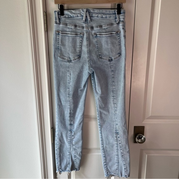 Good American Slim-Straight Light Wash Mid Rise Jeans size 28 - Picture 6 of 10